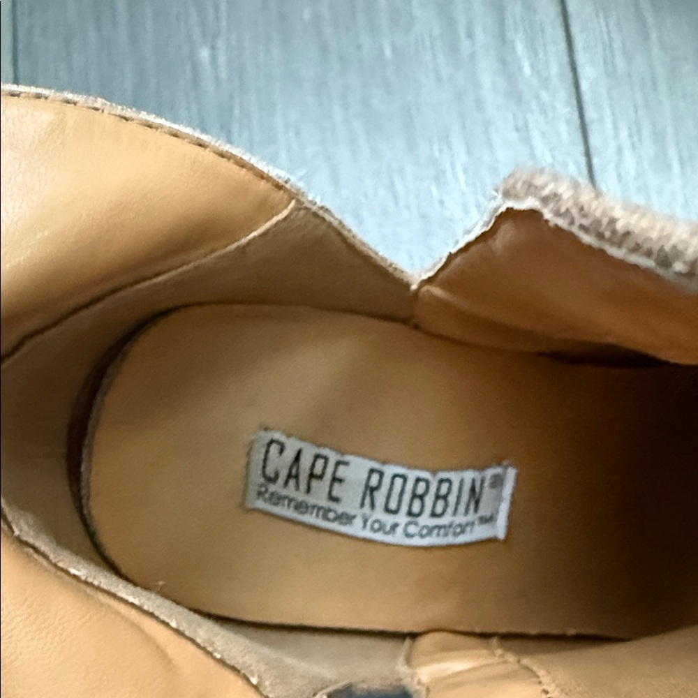 Cape Robbin Brown Suede Heeled Boots - Picture 2 of 4
